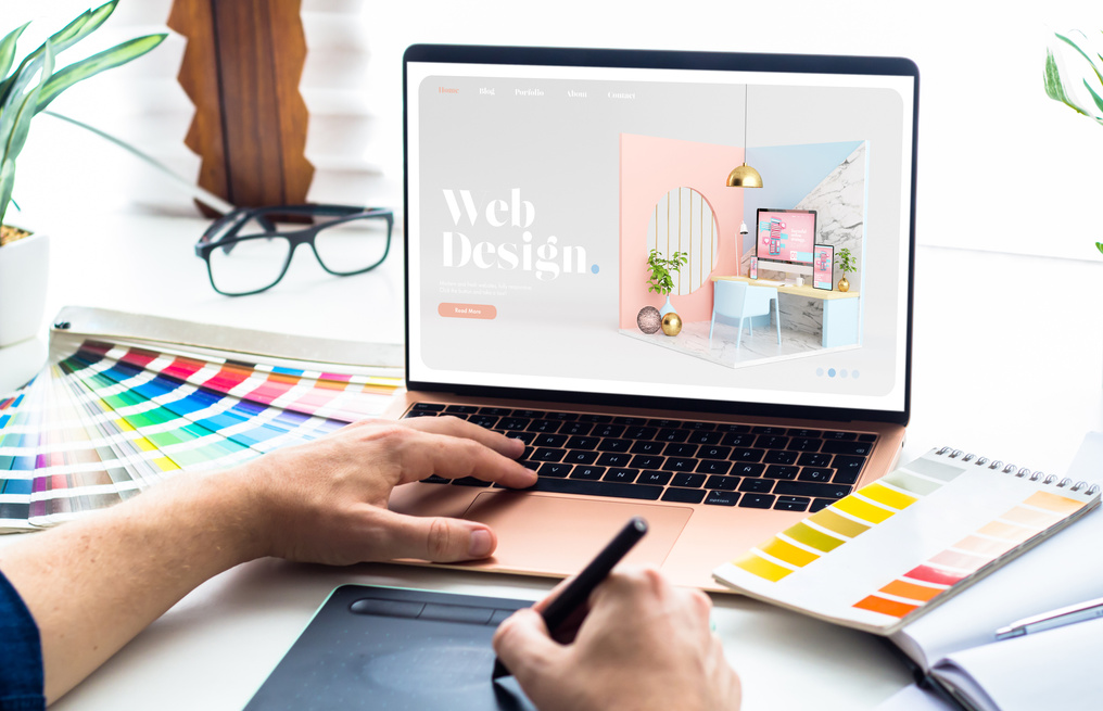 Budget Innovations son expertos en diseño web y  diseño gráfico, enfocados en crear experiencias visuales impactantes. Trabajamos estrechamente contigo para desarrollar diseños innovadores que resalten tu marca en el mundo digital y visual.